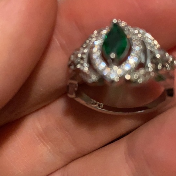 New 925 Sterling silver Emerald Ring - Picture 6 of 6